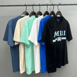 Set aus T-Shirt und Shorts mit Monogramm